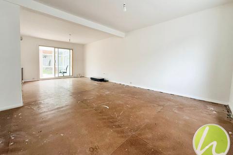 33 Fairview Avenue, Stanford-le-hope, SS17 0DT