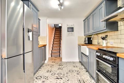 20 Bush Close, Albrighton, Wolverhampton, WV7 3PB