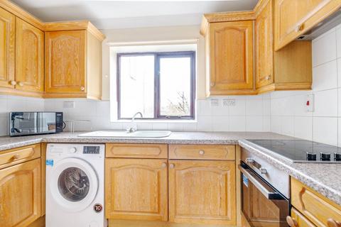 1 bedroom flat to rent, Robina Close, Northwood, HA6