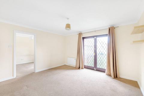 1 bedroom flat to rent, Robina Close, Northwood, HA6