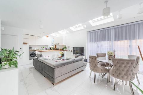 Nicola Close, Harrow, HA3