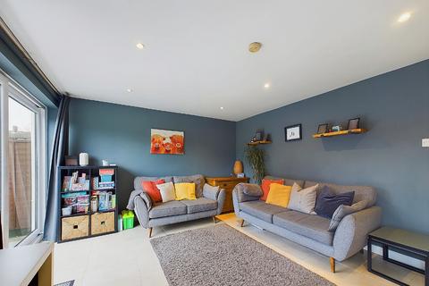 3 bedroom semi-detached house for sale, Oakley Drive, London SE9