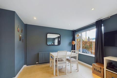 3 bedroom semi-detached house for sale, Oakley Drive, London SE9