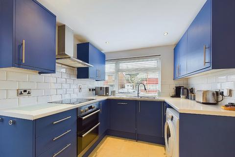 10 Oakley Drive, London, SE9 2HJ
