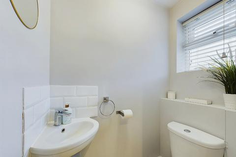 10 Oakley Drive, London, SE9 2HJ