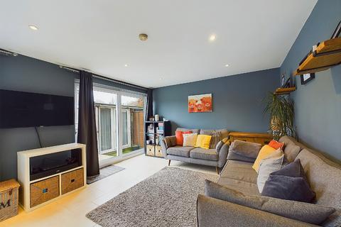 10 Oakley Drive, London, SE9 2HJ