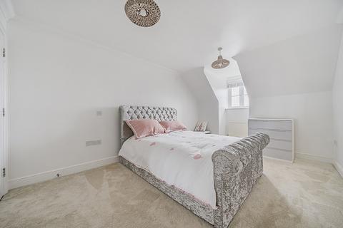 1 bedroom apartment for sale, Gatton Park Road, Surrey RH1