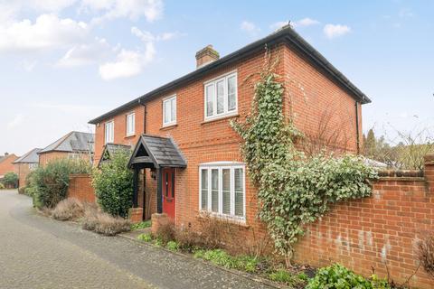 3 bedroom semi-detached house to rent, Bakeland Gardens, Hampshire SO24