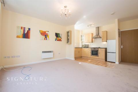 2 bedroom flat to rent, Claret HouseThe AvenueWatfordHertfordshire