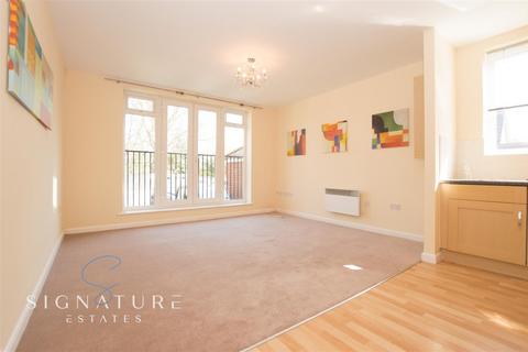 2 bedroom flat to rent, Claret HouseThe AvenueWatfordHertfordshire