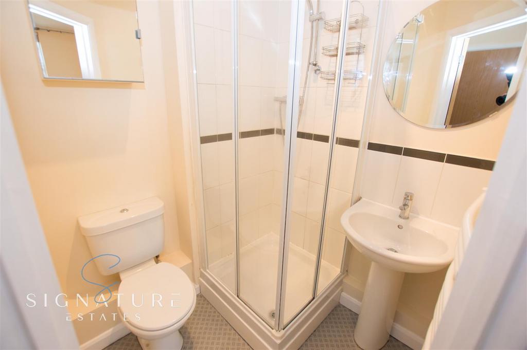 Bathroom (1).jpg