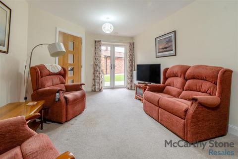 1 bedroom apartment for sale, Rogerson Court, Scaife Garth, Pocklington, Yorkshire, YO42 2SJ