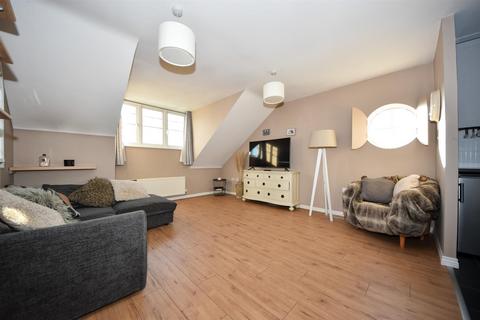 Apartment 22, Ansell Court Ansell Way, Warwick, CV34 4LZ