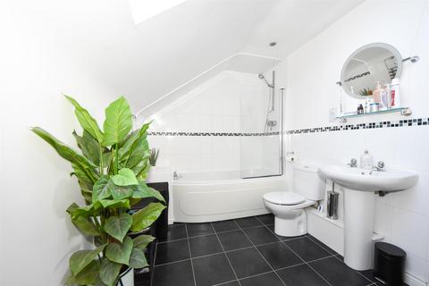 Apartment 22, Ansell Court Ansell Way, Warwick, CV34 4LZ