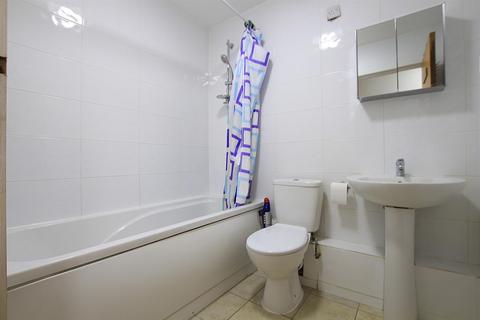 1 bedroom apartment for sale, The Beeches, Hounslow TW3