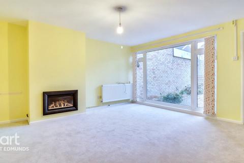 3 bedroom terraced house for sale, Fulcher Close, Bury St Edmunds