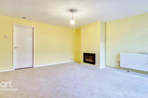 3 bedroom terraced house for sale, Fulcher Close, Bury St Edmunds