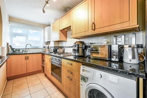 304 Brangwyn Crescent, London, SW19 2UF