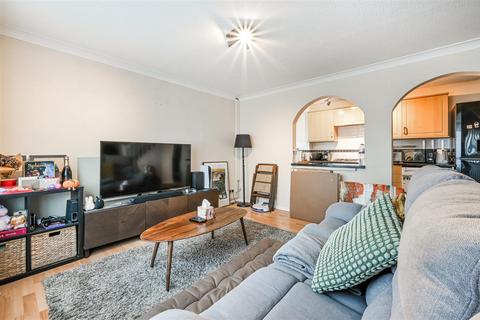 304 Brangwyn Crescent, London, SW19 2UF