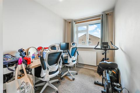 304 Brangwyn Crescent, London, SW19 2UF