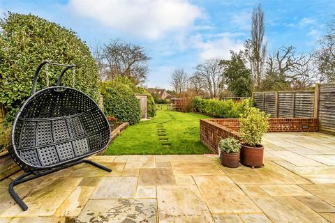 28 The Street, Fetcham, Leatherhead, KT22 9RF