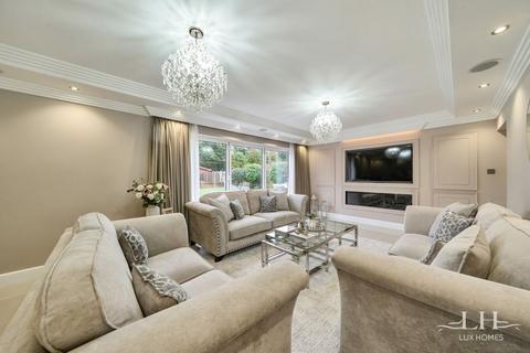 5 bedroom detached house for sale, Wansford Close, Brentwood