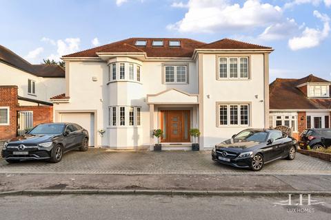 5 bedroom detached house for sale, Wansford Close, Brentwood