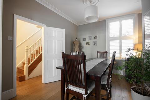 22 Rainbow Street, London, SE5 7TD