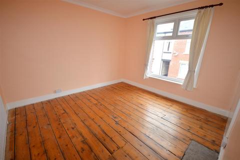 2 bedroom terraced house to rent, Hamilton Road, Firth Park, Sheffield, S5