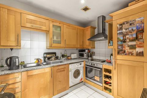 2 bedroom flat to rent, Belvedere Road, London SE1