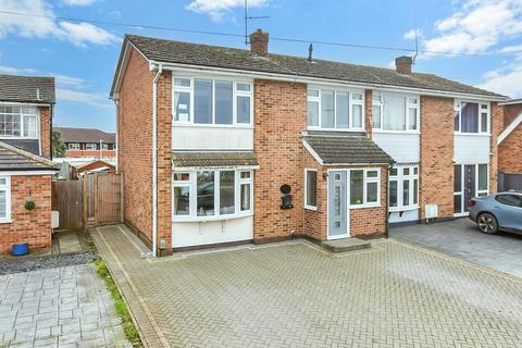 3 bedroom semi-detached house for sale, Cedar Avenue, Wickford, Essex