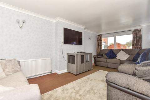 3 bedroom semi-detached house for sale, Cedar Avenue, Wickford, Essex