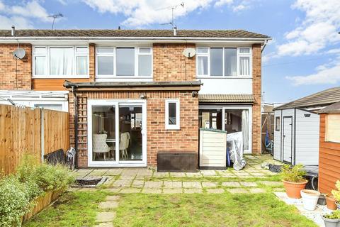 3 bedroom semi-detached house for sale, Cedar Avenue, Wickford, Essex