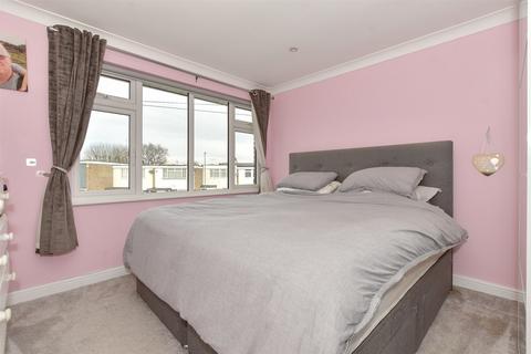 65 Cedar Avenue, Wickford, SS12 9DU