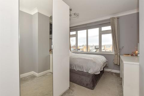 65 Cedar Avenue, Wickford, SS12 9DU
