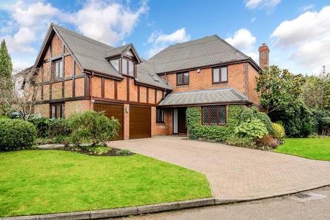 4 bedroom detached house for sale, Cuddington Park Close, Banstead