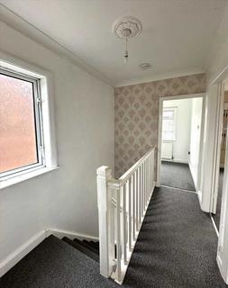 3 bedroom semi-detached house to rent, Abbey Road, Scunthorpe DN17