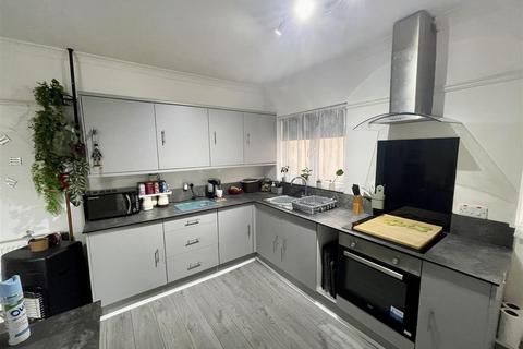 22 Bishop Road, Ammanford, SA18 3HA
