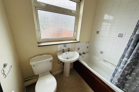 1 bedroom flat to rent, Croft Road, Stockingford, CV10 7EJ