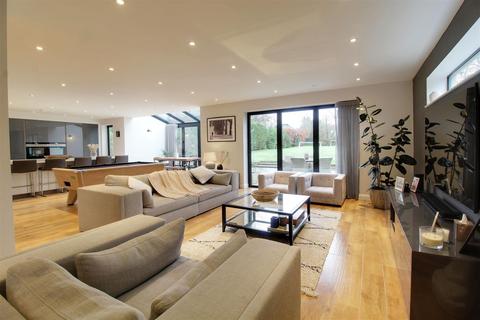 undefined, Mymms Drive, Brookmans Park AL9