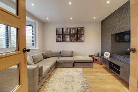 undefined, Mymms Drive, Brookmans Park AL9