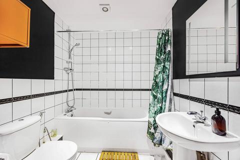 Flat 33, San House, 50 Bradstock Road, London, E9 5DL