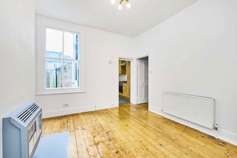 2 bedroom flat to rent, Wyatt Park Road, London SW2