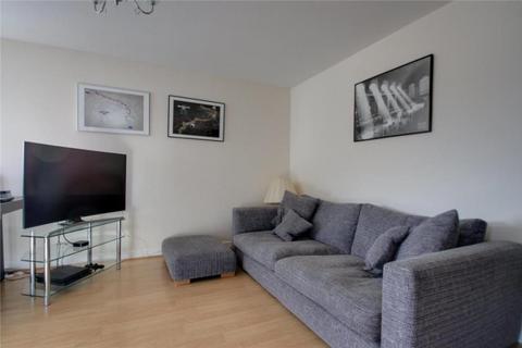 2 bedroom apartment to rent, Chertsey