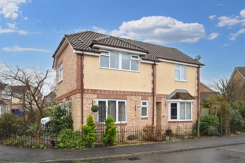 3 bedroom detached house for sale, Woodsage Drive, Gillingham