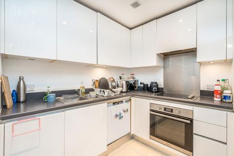 Studio to rent, London Road, Isleworth TW7