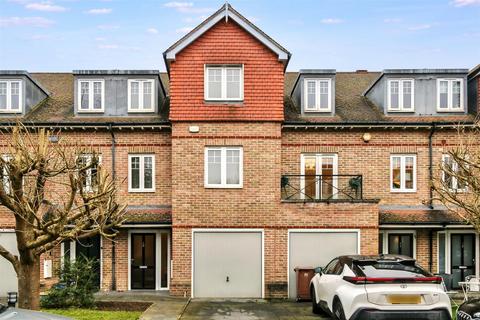 4 bedroom terraced house for sale, Highbridge Close, Radlett WD7