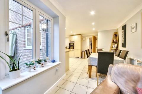 4 bedroom terraced house for sale, Highbridge Close, Radlett WD7