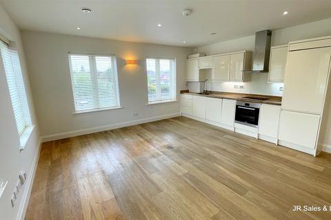 2 bedroom flat for sale, Station Road, Cuffley