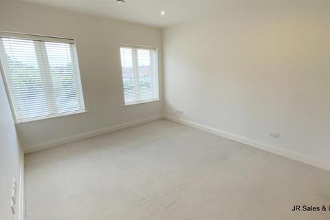 2 bedroom flat for sale, Station Road, Cuffley